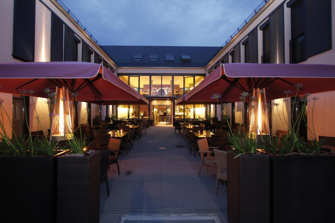 Kh Hotel Mit Restaurant Geisenfeld Exterior photo